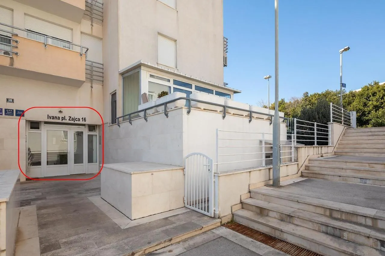 Apartment Zenta With Terrace And Sea View, 4 Min Walk To The Beach Split Croatia
