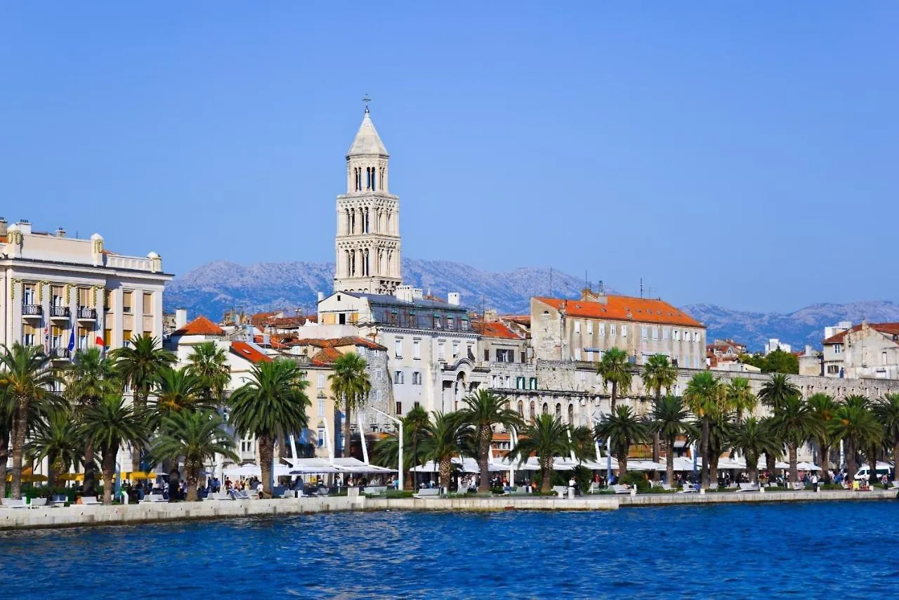 Apartment Zenta With Terrace And Sea View, 4 Min Walk To The Beach Split Croatia