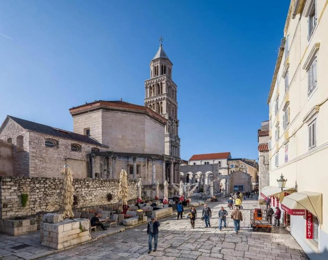 Apartment Zenta With Terrace And Sea View, 4 Min Walk To The Beach Split Croatia
