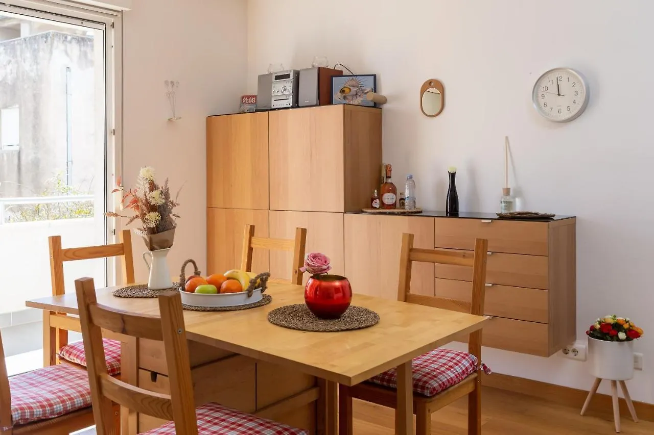 Apartment Zenta With Terrace And Sea View, 4 Min Walk To The Beach Split